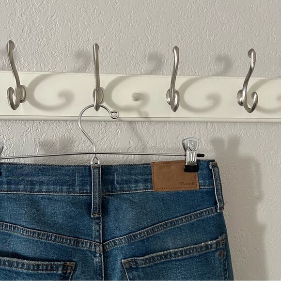 Madewell The Perfect Vintage Crop Jean in Gooding Wash: Knee-Rip Edition - Picture 7 of 10